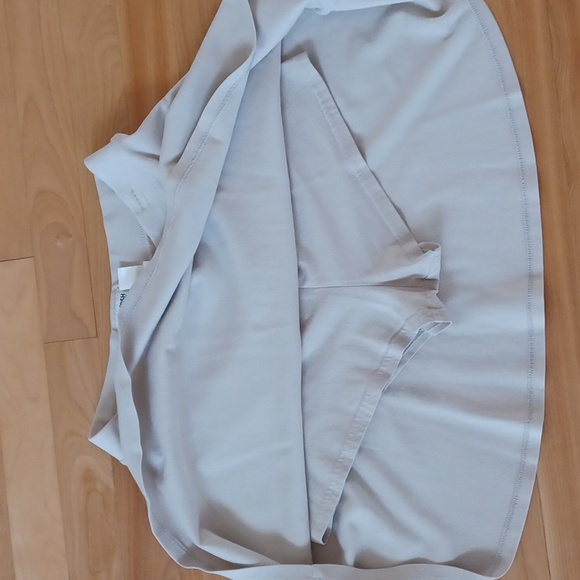 OshKosh beige skirt with shorts inside size 10-12 - Picture 2 of 8